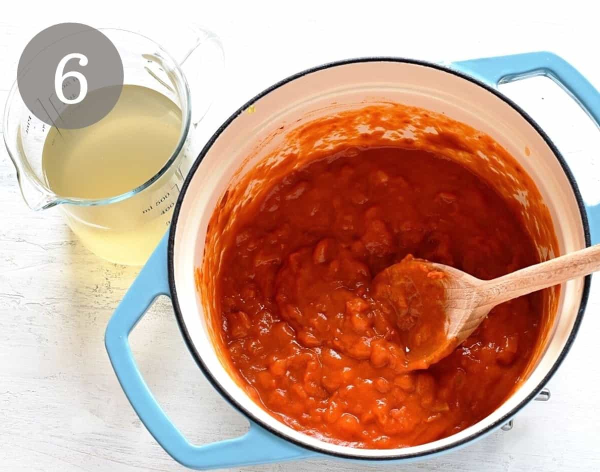 making rajská sauce tomato gravy