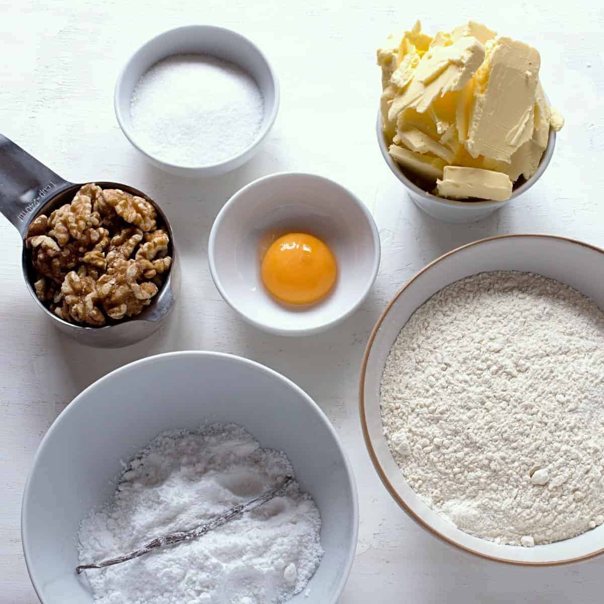 Vanilla crescents ingredients.