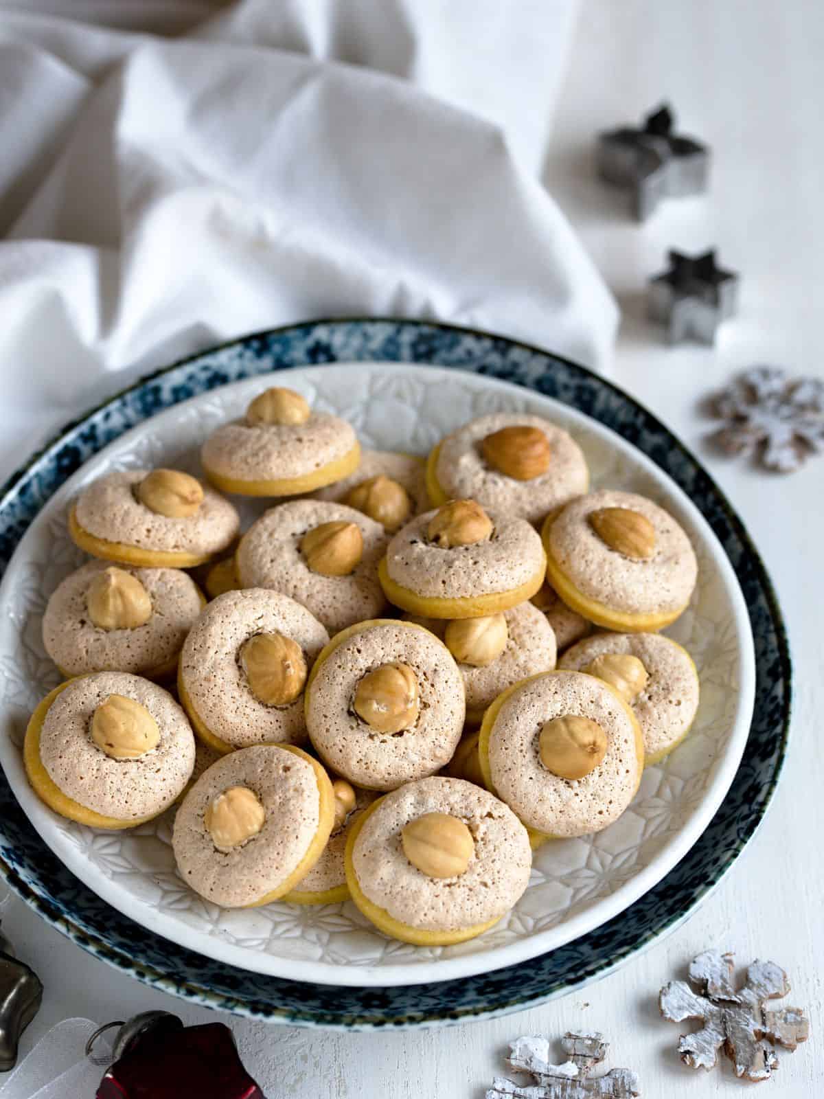 Sugar cookies with walnut meringe topping, Czech myslivecké knoflíky Christmas cookie.